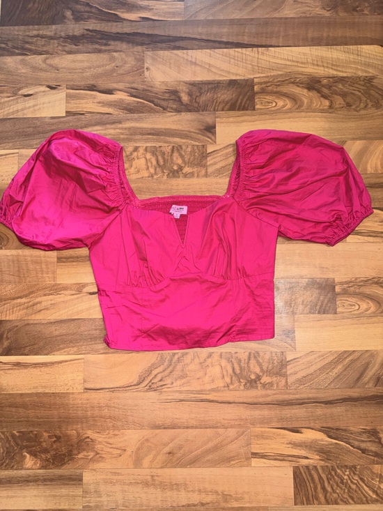 Francesca's Collections Tops - Francesca's Collections Fuchsia Smocked Crop Top
